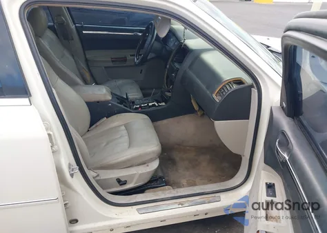 2007 Chrysler 300C z USA, uszkodzony, nr VIN 2C3KA63H17H897169